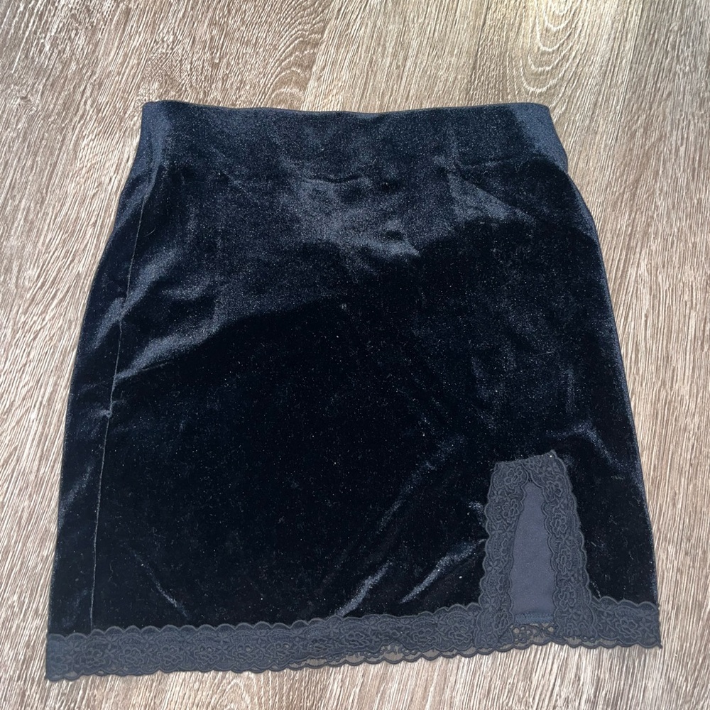 💛 bundle for $6- Elegant Black Velvet Skirt